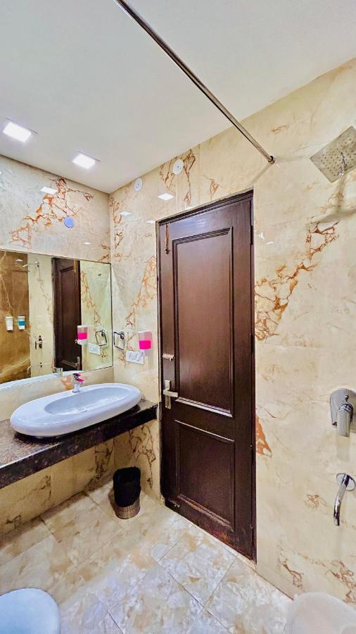 Park Studio Dlf Phase 2, Cyber City, Gurgaon Dış mekan fotoğraf
