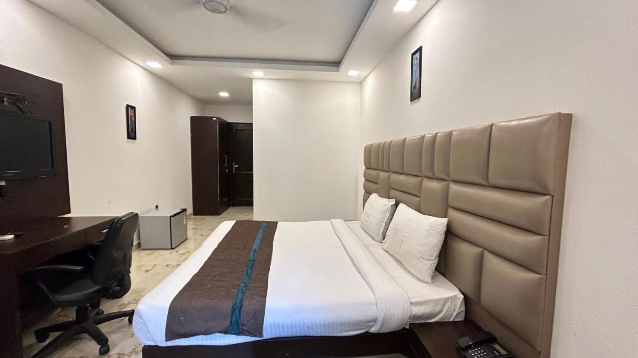 Park Studio Dlf Phase 2, Cyber City, Gurgaon Dış mekan fotoğraf